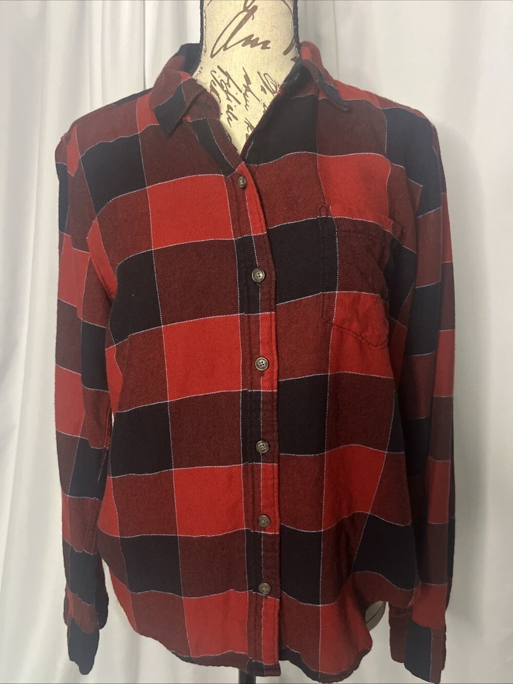 Abercrombie & Fitch Red & Black Checkered Flannel Shirt - Size Small